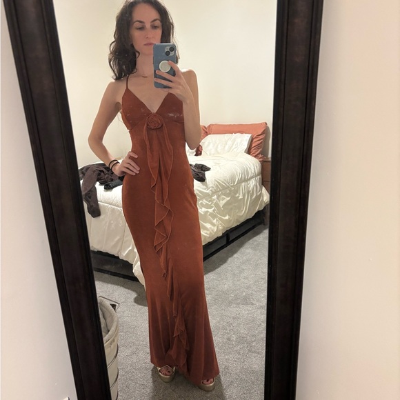 Rust maxi dress with floral detail - Picture 5 of 6